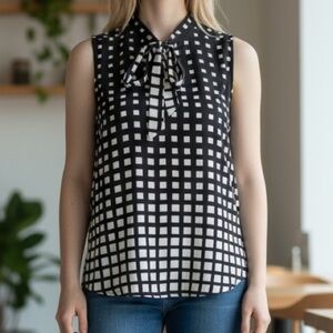 XOXO Shirt Womens Medium Black White Geometric Secretary Bow